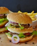 Burger saucisse rôtie laguiole et écir sauce maison